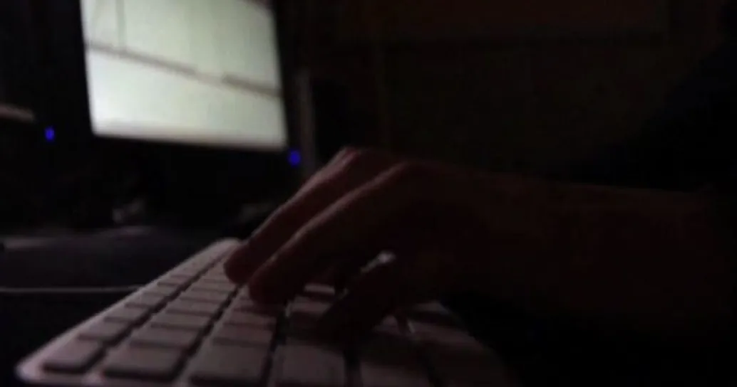 Adescava minori in chat: arrestato un dirigente sportivo