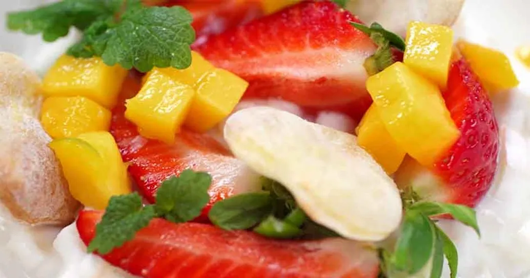 Zuppetta di yogurt con insalata di frutta e biscotti – Kitchen Bau & Miao