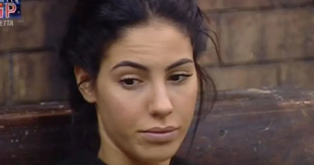 Giulia De Lellis è stupenda: la gallery in intimo fa innamorare i fan