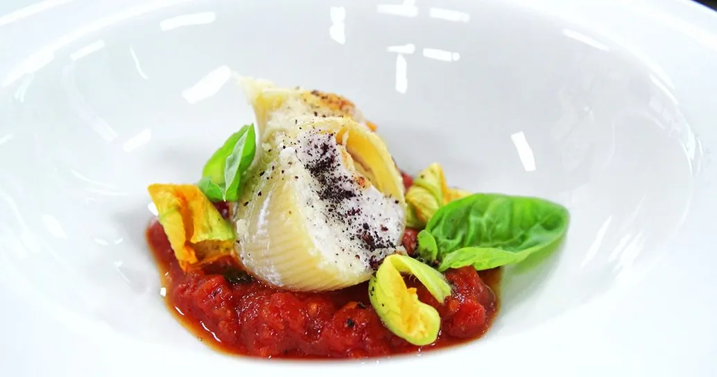 Lumacone con mazzancolla, ricotta e fiori di zucca – Alessandro Borghese Kitchen Sound Choice