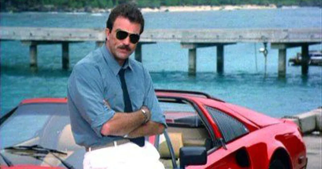 Torna Magnum P.I.: ma stavolta è senza baffi…