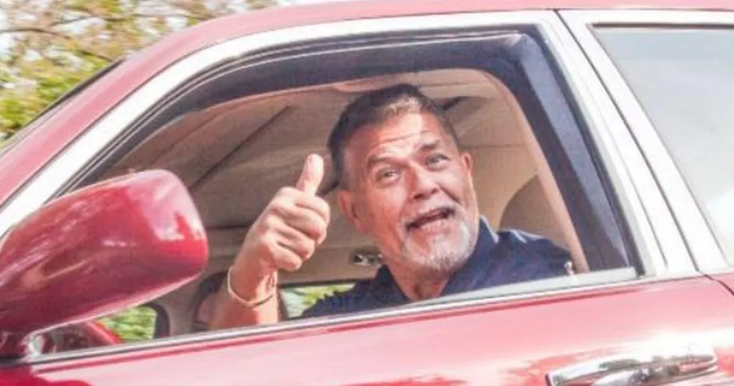 DJ di 69 anni fa causa allo Stato per portare la sua età a 49 anni (per Tinder)