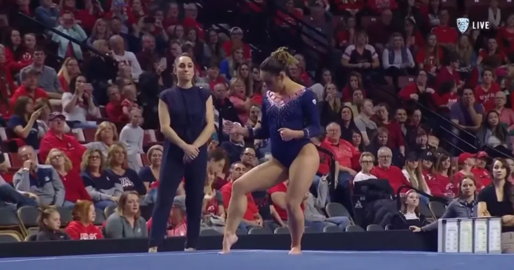 La ginnasta Katelyn Ohashi stupisce tutti con l’ennesima esibizione perfetta