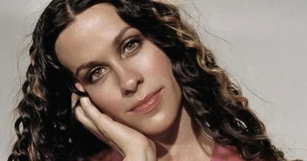 Alanis Morissette mamma tris: l’annuncio sui social