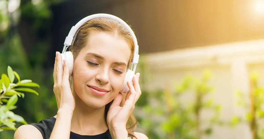 La musica fa bene: cura esercitando un’azione sul cervello