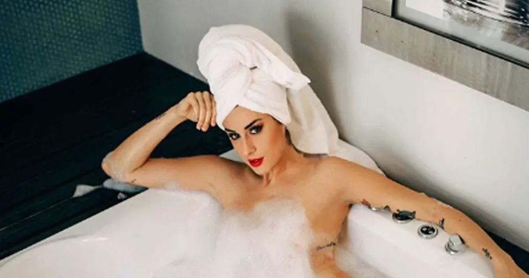 Valentina Vignali è incantevole, le nuove foto in intimo scatenano i fan