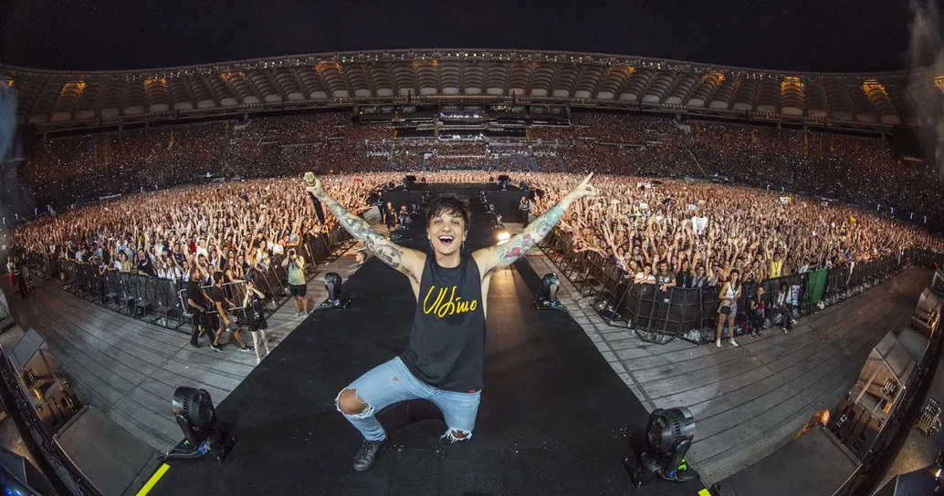 Ultimo ha annunciato le date del suo nuovo tour negli stadi