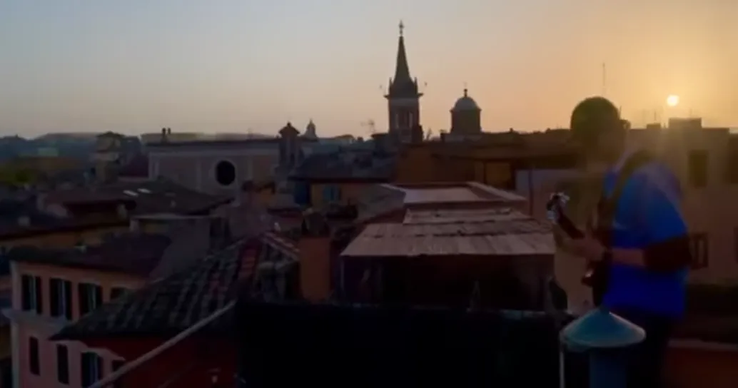 Morricone risuona nel silenzio di Roma a Piazza Navona