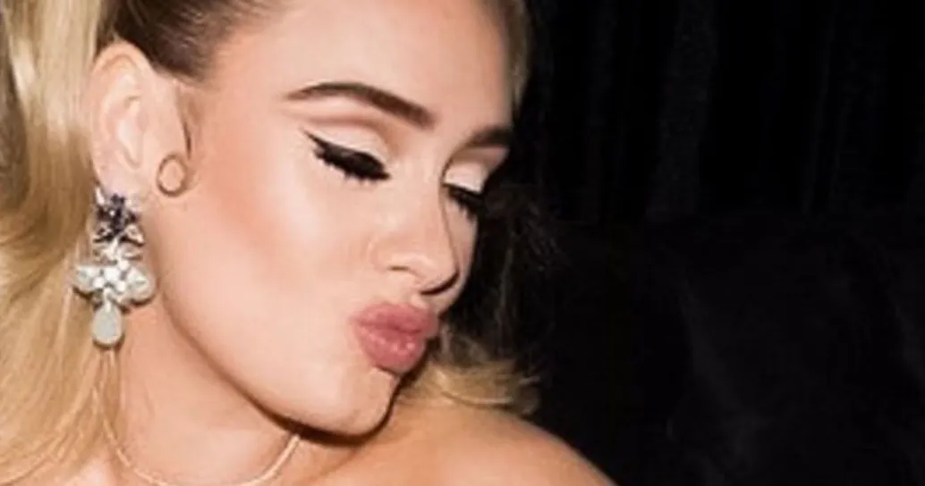 Adele e l’eyeliner: il suo make-up artist svela come applicarlo correttamente