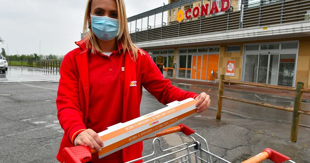 La spesa ai tempi del Coronavirus: arriva il coprimaniglia da appoggiare sul carrello