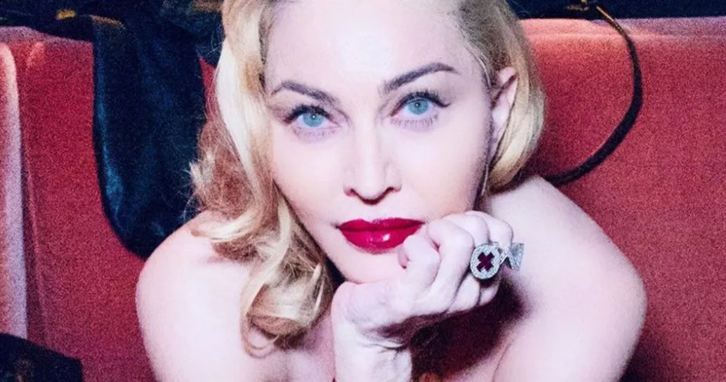 Madonna seminuda: la foto che scandalizza i fan