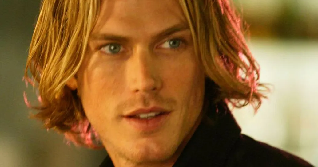 Jason Lewis, il bello di Sex and the city, torna in tv vent’anni dopo ed è irriconoscibile