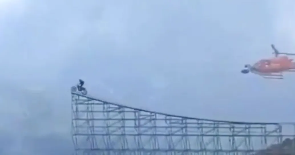 Lo spettacolare salto nel vuoto di Tom Cruise per “Mission Impossible 7”