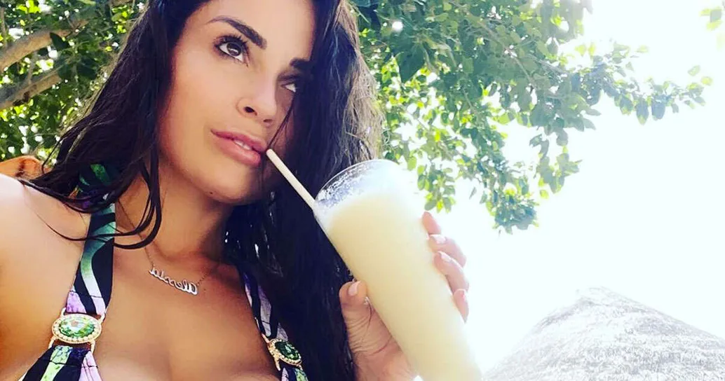 Alessia Macari è più sensuale che mai: l’ultima foto in costume fa innamorare i fan