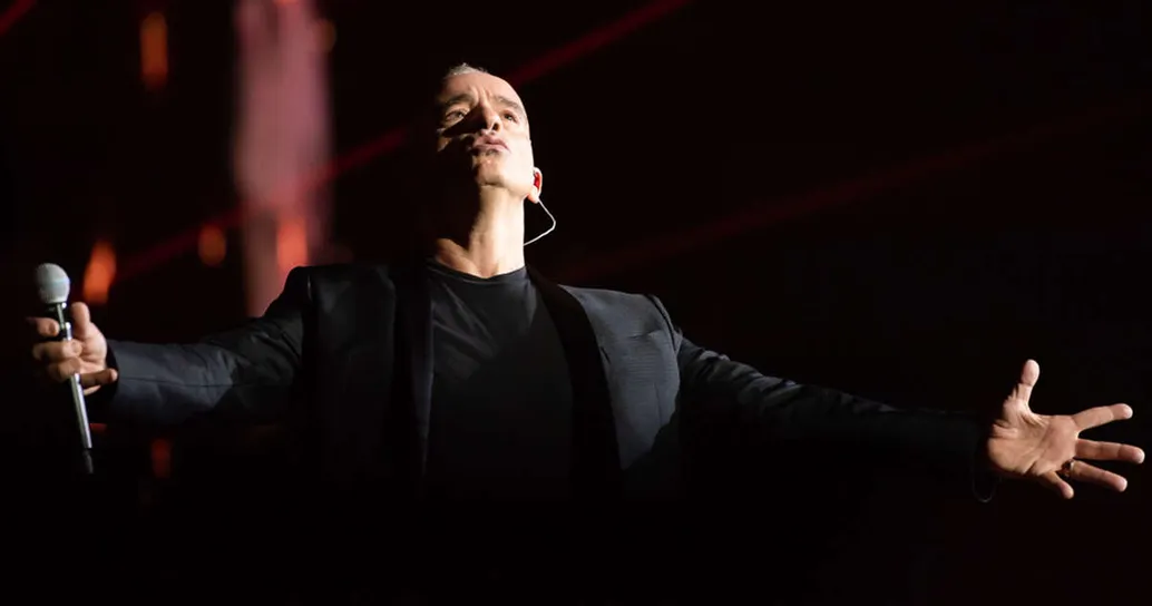 Tanti auguri a Eros Ramazzotti, l’icona del pop italiano compie 57 anni
