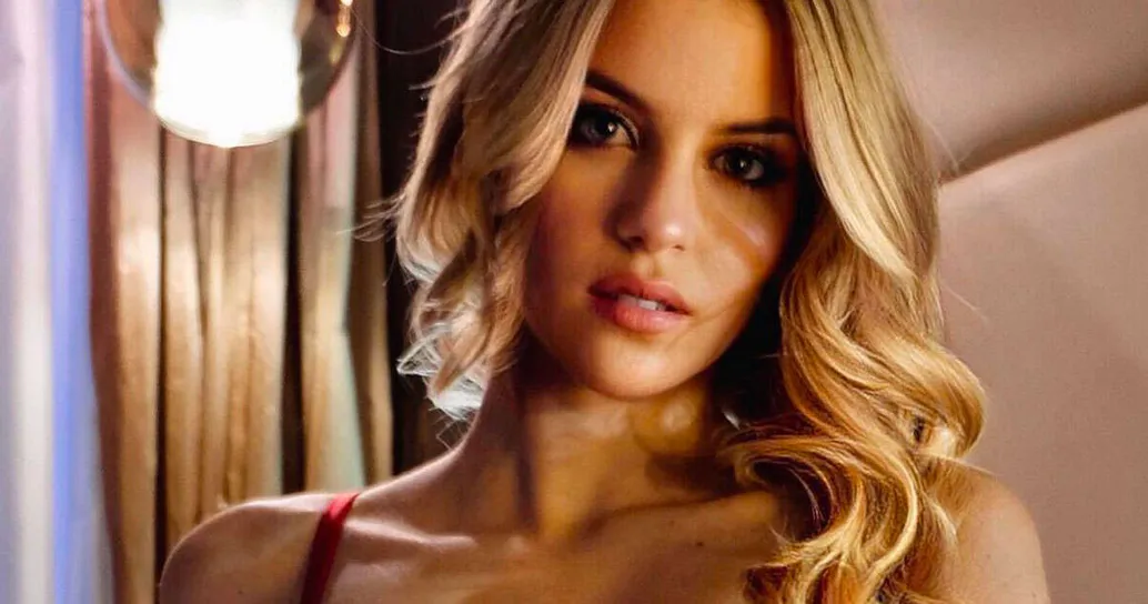 Sara Croce è stupenda: le nuove foto in intimo fanno innamorare i fan