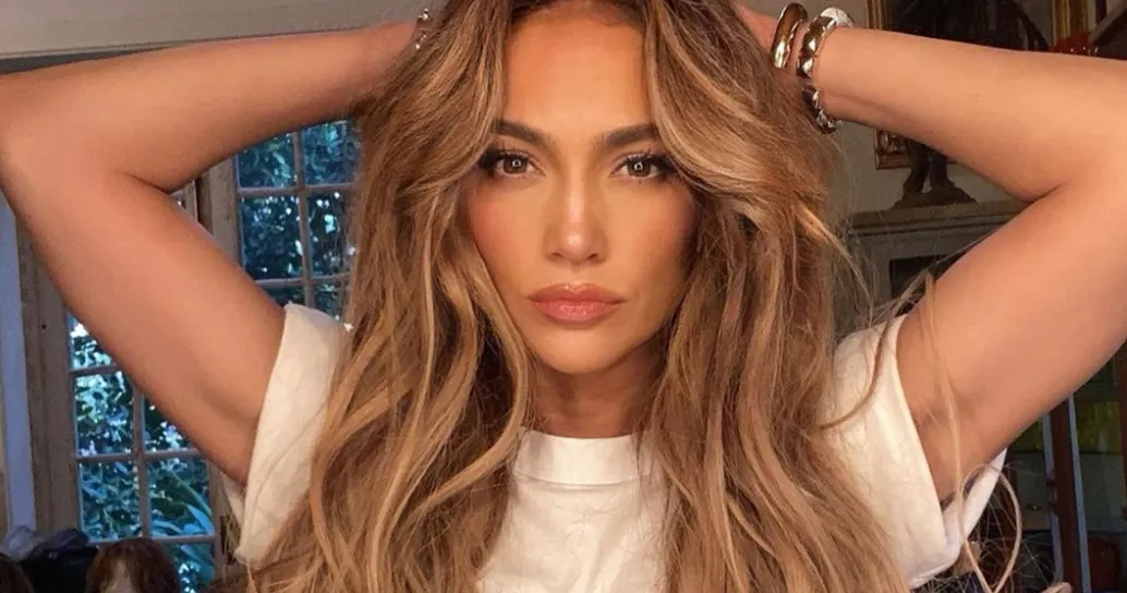 Jennifer Lopez: il video in cui si strucca stupisce i fan