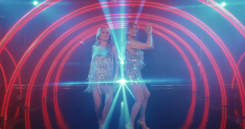 Jo Squillo e Sabrina Salerno rifanno il video di “Siamo donne” trent’anni dopo