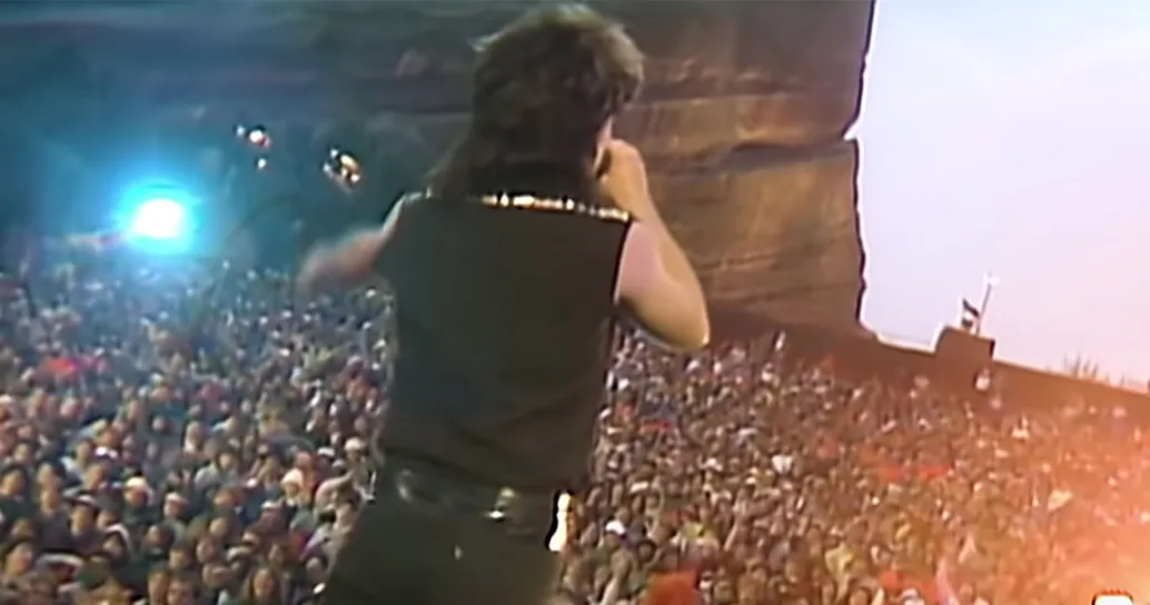 U2: online il film-concerto ‘Under a blood red sky’ con ‘Sunday Bloody Sunday’