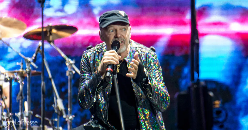 Vasco Rossi condivide il backstage del suo nuovo album “Siamo qui”