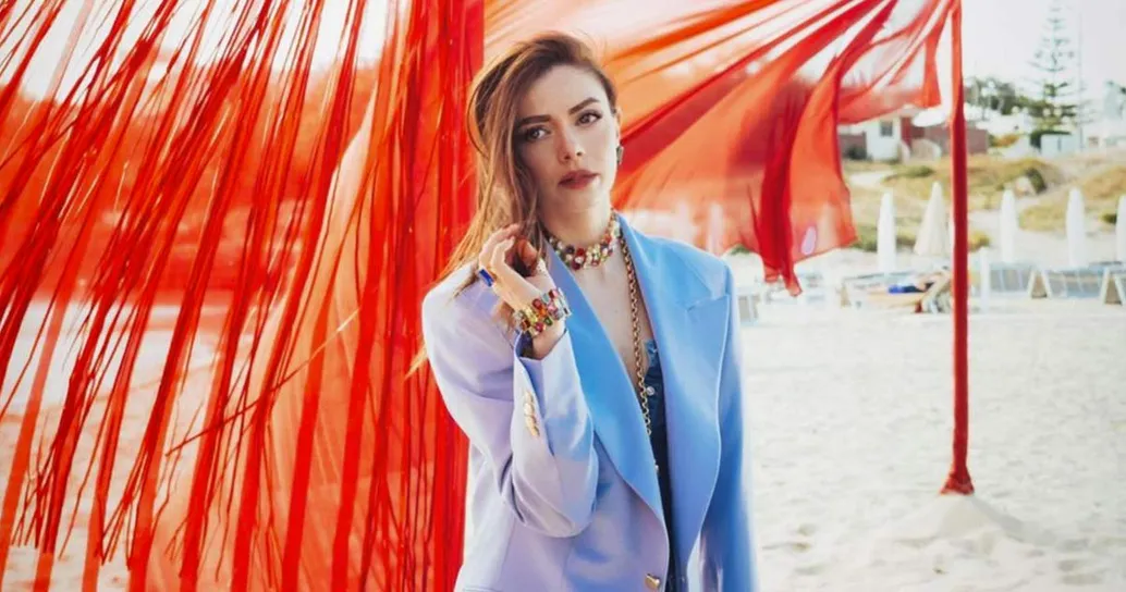 Annalisa è stupenda: la foto nella vasca da bagno conquista i fan