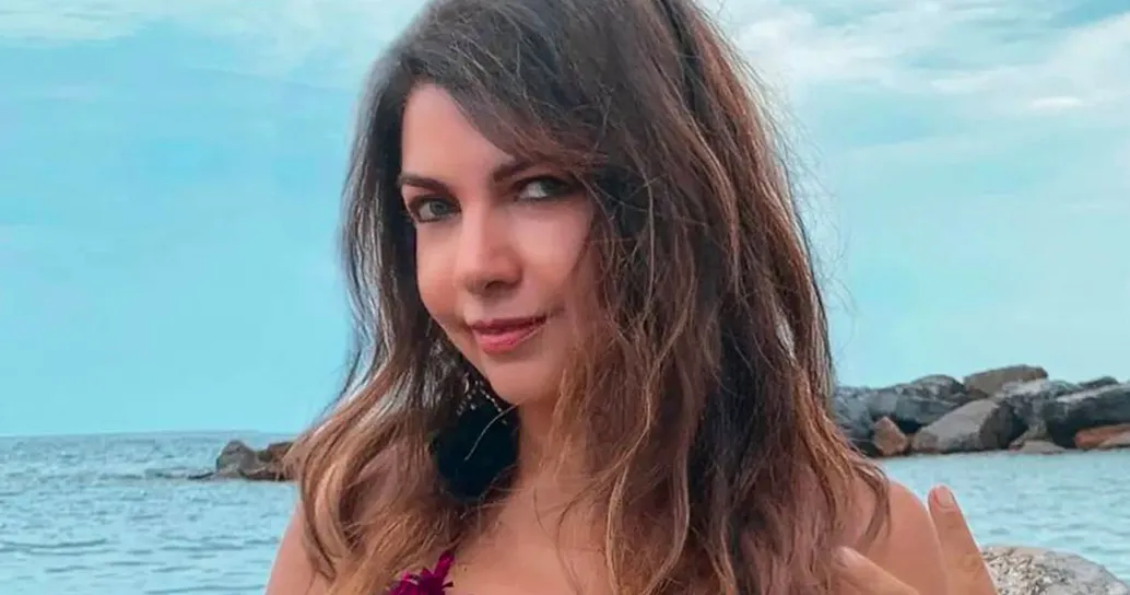 57 anni e non sentirli: la foto in bikini di Cristina D’Avena fa impazzire tutti