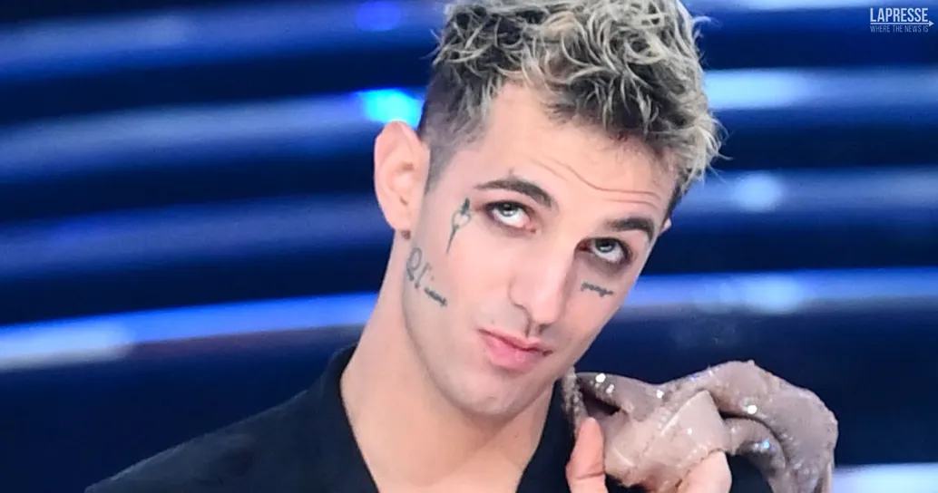 Achille Lauro in versione ‘Babbo Natale’ dona 100 mila dollari al Policlinico San Donato
