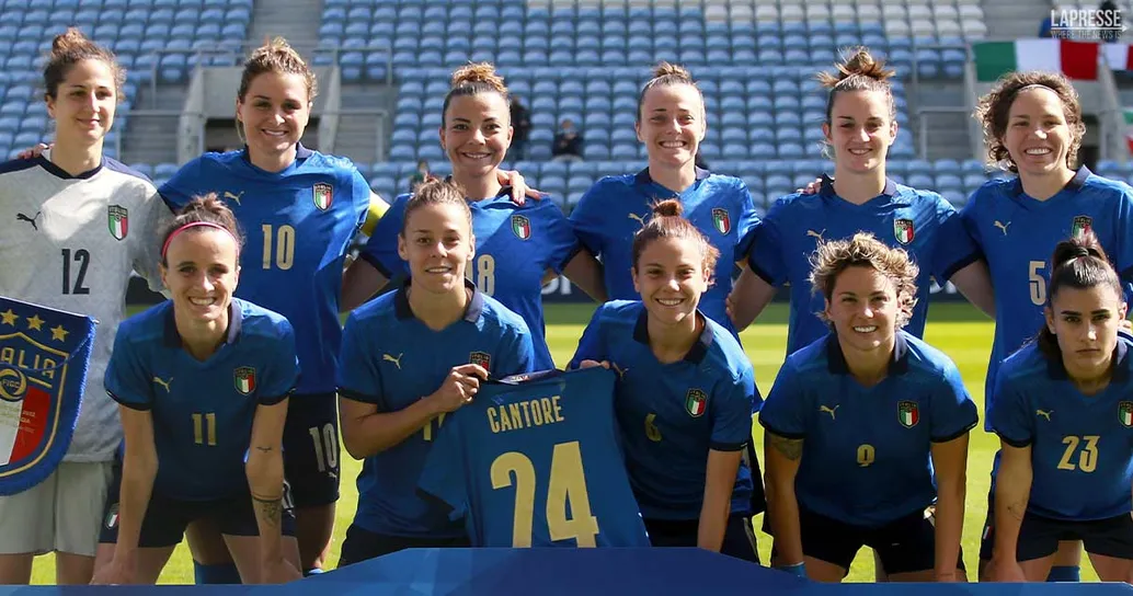 Il calcio femminile diventa professionistico: svolta storica in Italia