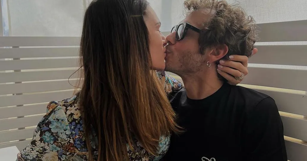 La rara foto di Giulietta, la bellissima figlia di Francesca Sofia Novello e Valentino Rossi