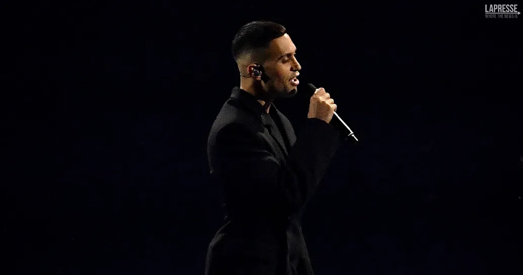 Chiede a Mahmood se vuole fare da padrino alla sua cresima: ecco la sua reazione