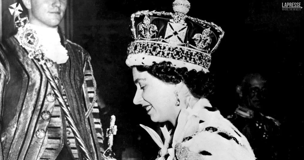 Il video della BBC in omaggio alla Regina: “Una presenza costante in un mondo che cambia”
