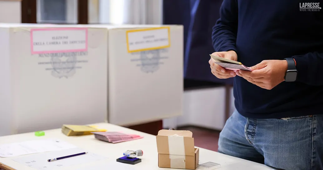 Video nella cabina elettorale: cosa rischia chi ha pubblicato su TikTok durante il voto