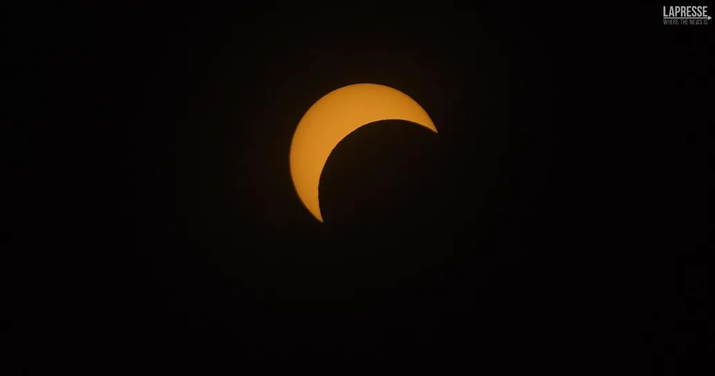 Eclissi di Sole in arrivo il 25 ottobre: ecco l’ora di punta in cui vederla