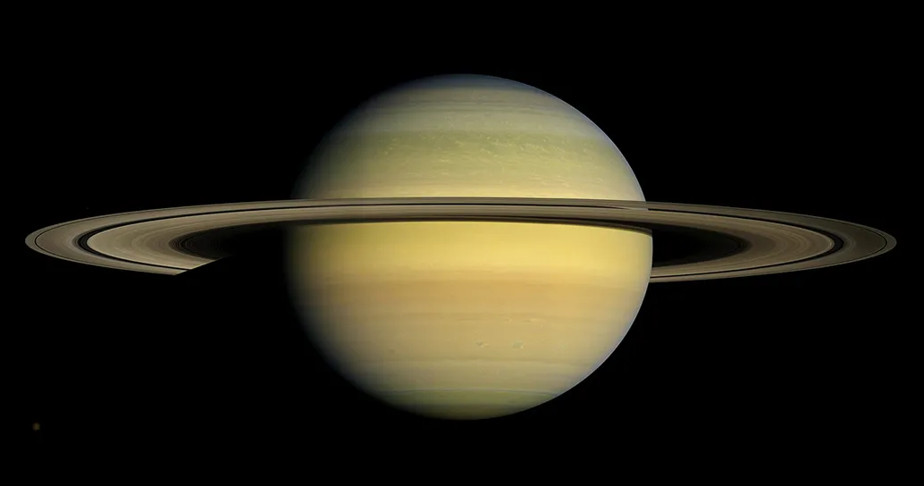Il nuovo “bacio” della Luna: ecco come osservare l’incontro con Saturno