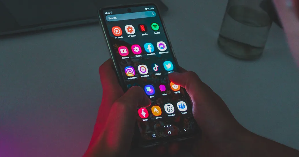 Under 14 e social media: “Il 42% vorrebbe apparire come quando utilizza i filtri”