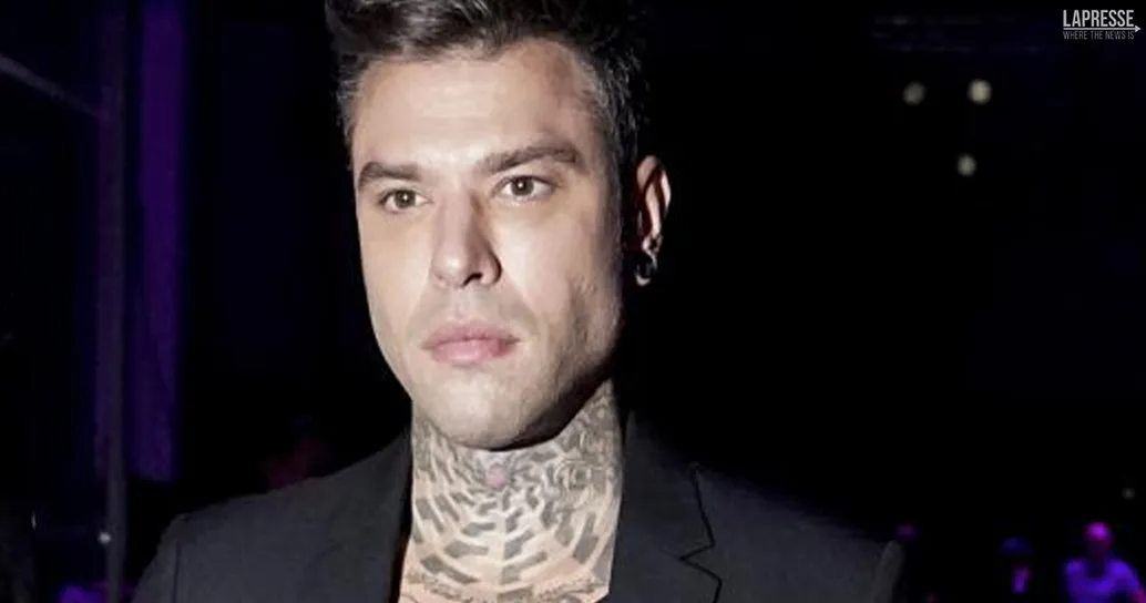 Il nuovo tatuaggio di Fedez con la faccia della figlia Vittoria scatena le polemiche