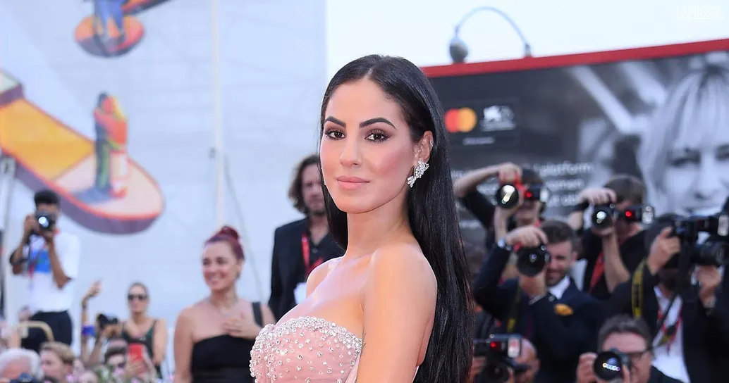 Giulia De Lellis criticata duramente per l’errore grammaticale su Instagram, lei risponde così: il video