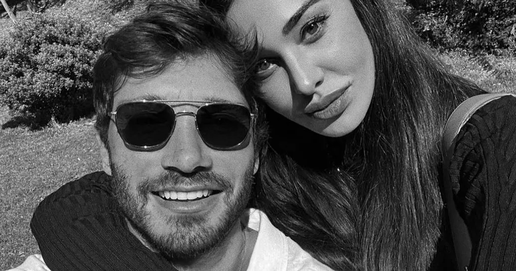 La foto di Stefano De Martino con il figlio Santiago fa impazzire i follower: sono identici!