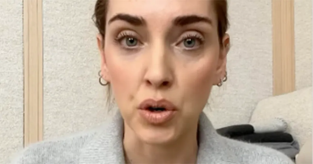 Il video di scuse di Chiara Ferragni, l’errore grammaticale non passa inosservato