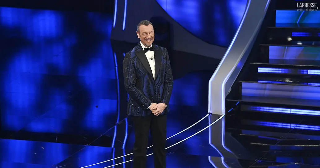 La scaletta della serata dei duetti e delle cover di Sanremo 2024: i cantanti che si esibiranno, chi voterà e la co-conduzione
