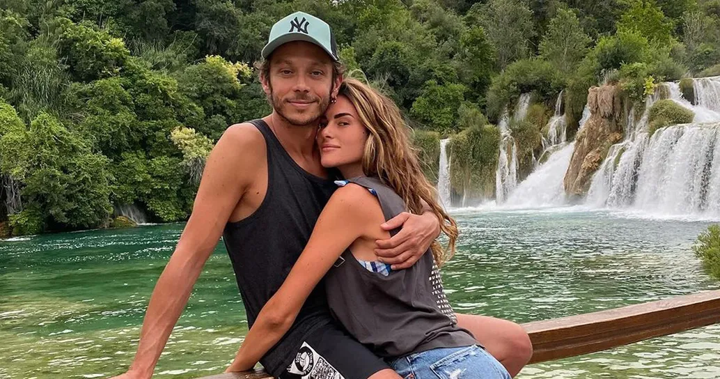 Auguri a Valentino Rossi: la dolce dedica social della fidanzata Francesca Sofia Novello