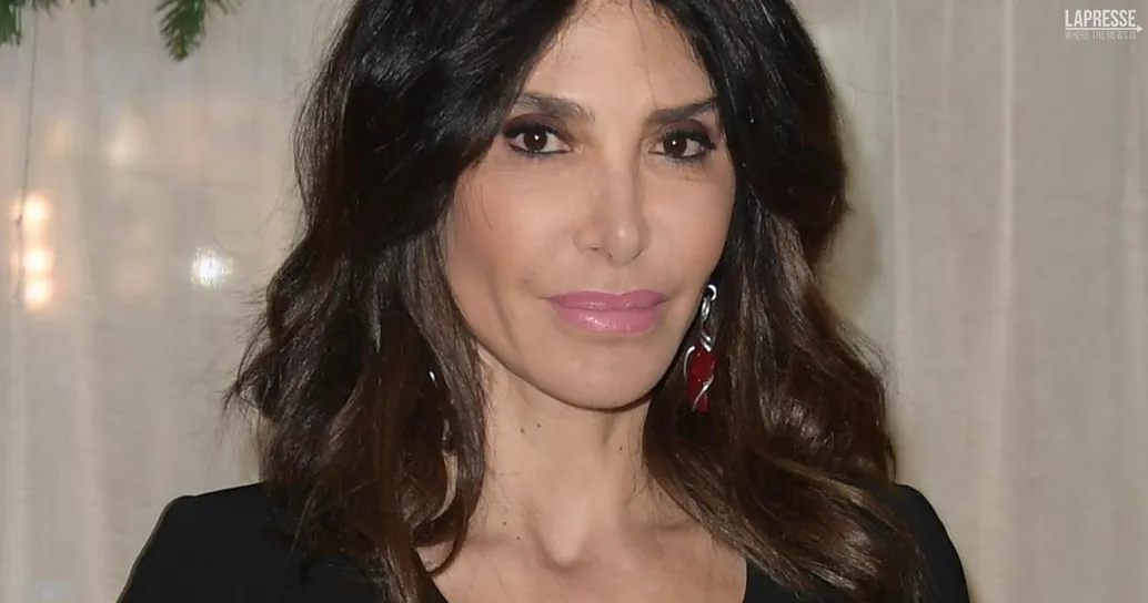 Cosa è successo a Carmen Di Pietro? Le foto della conferenza stampa di “Tale e Quale Show” diventano virali