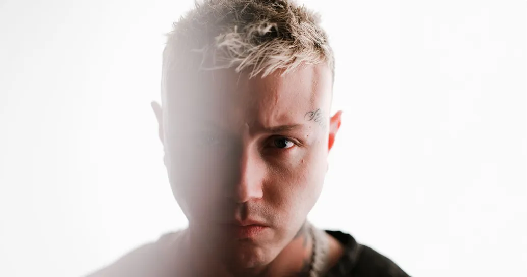 Lazza presenta l’album “LOCURA” e pubblica il primo singolo: ascolta “MALE DA VENDERE”