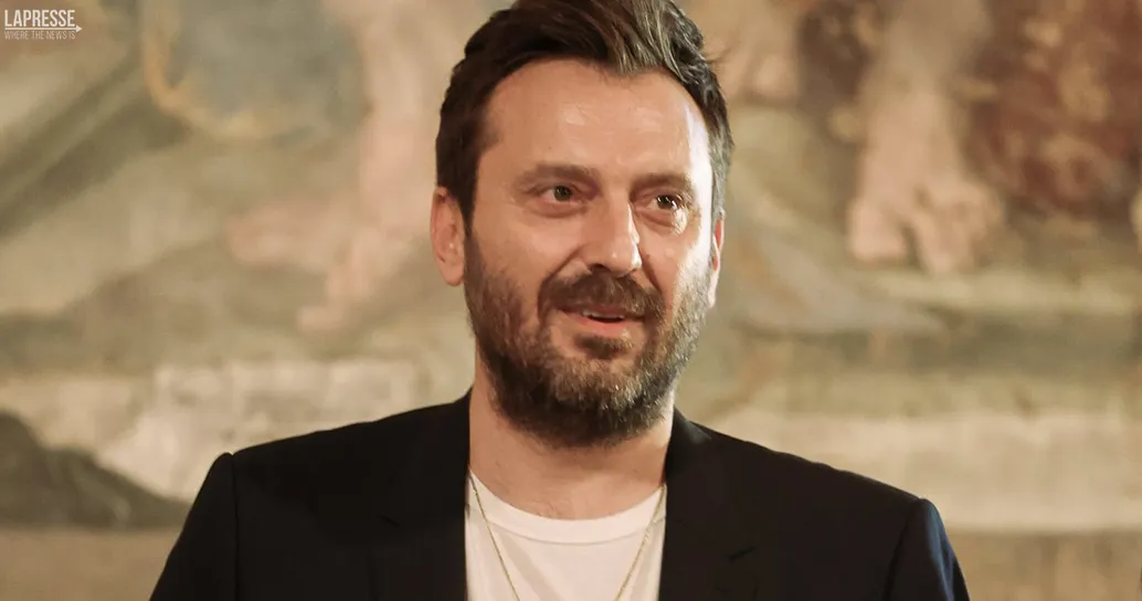 “Tra loro non è mai finita”: Cesare Cremonini e le nuove foto con la compagna (non è  Giorgia Cardinaletti)
