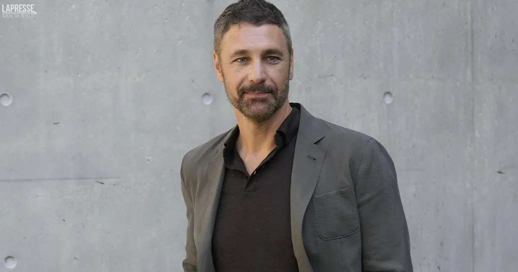 “Fango mediatico”: per la prima volta Raoul Bova risponde ai pettegolezzi sulla sua presunta amante