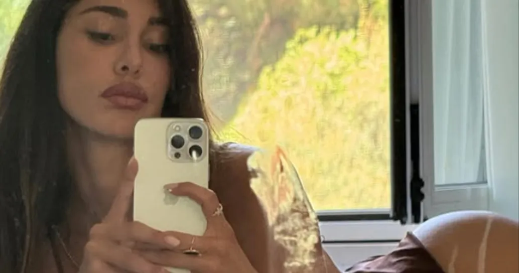 Nuovo flirt per Belén Rodríguez? Paparazzata in vacanza con un ex corteggiatore di Uomini e Donne, ecco chi