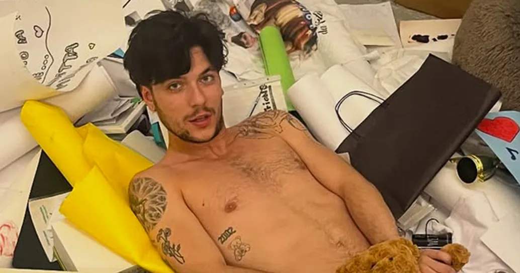 TrignO nudo sui social: bufera tra i fan di Amici
