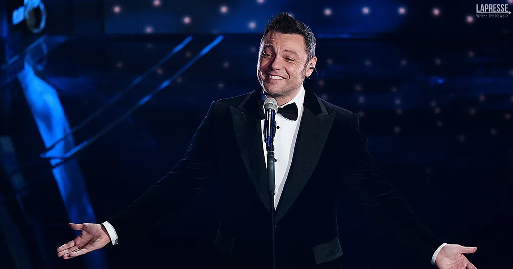Tiziano Ferro cancella ogni traccia dai social: ecco la reazione dei fan