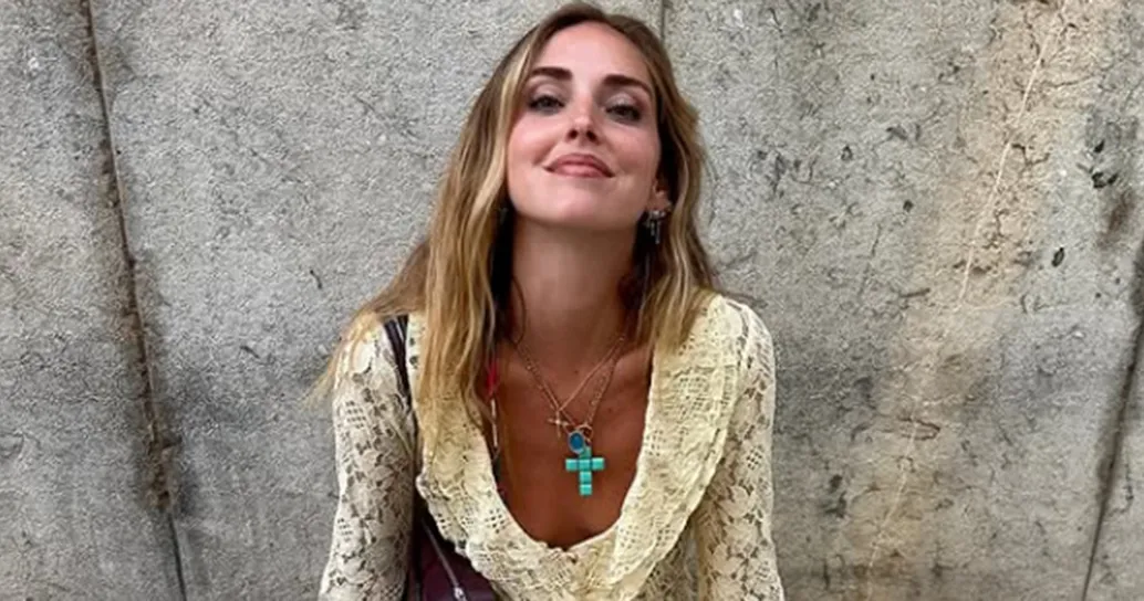 Chiara Ferragni a Ibiza con Leone e Vittoria si confida sulla sua vacanza (ma non è sola…)