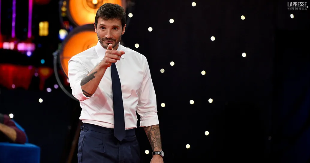 Scoppia il giallo della “concorrente cancellata” ad Affari Tuoi, è tutta una strategia di Stefano De Martino?